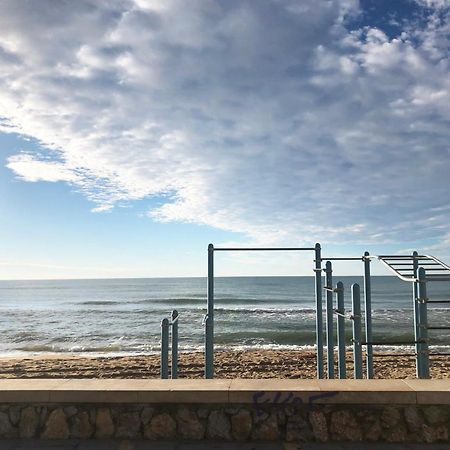 Lovely Seaside Apartment In Front Of Calafell Beach And Cunit Beach Segur de Calafell Exterior photo